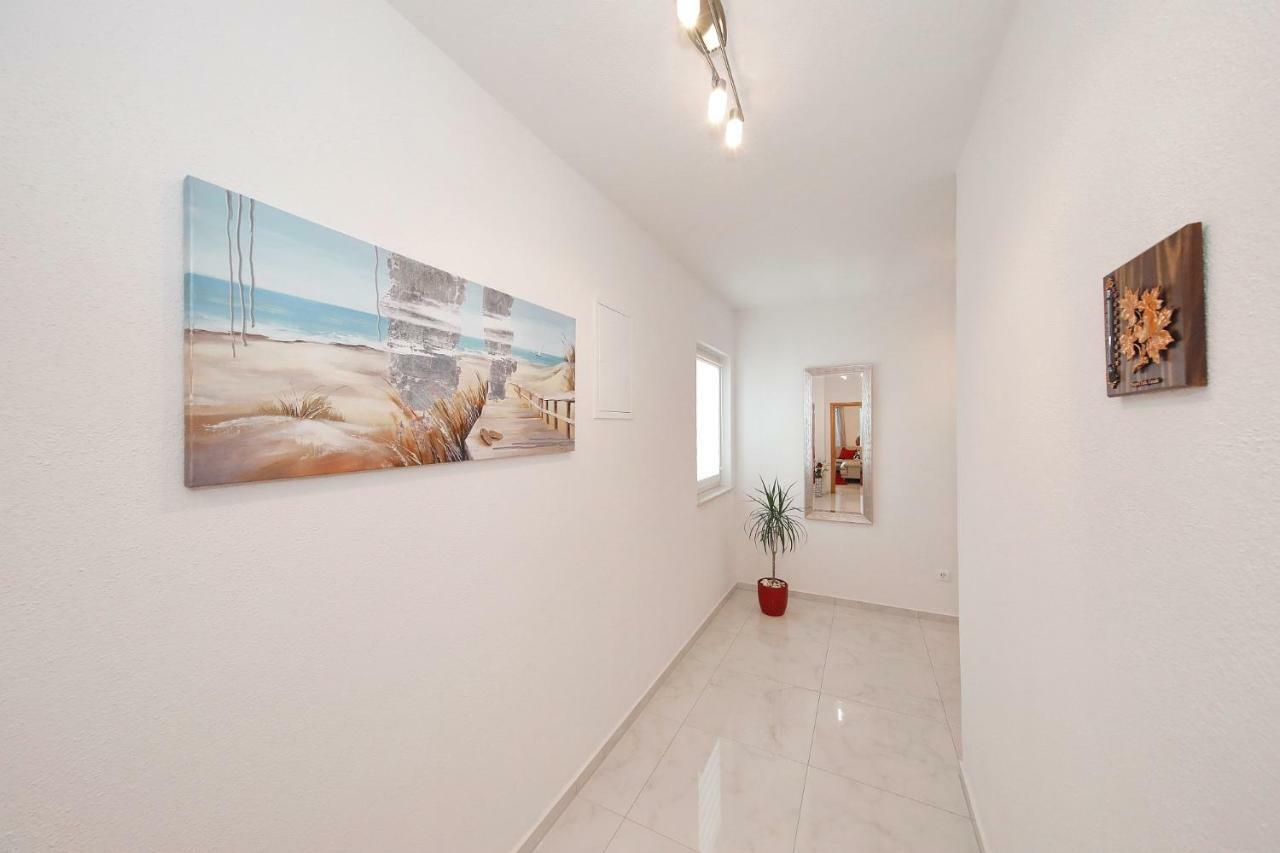 Apartment Lana ปาชมาน ภายนอก รูปภาพ